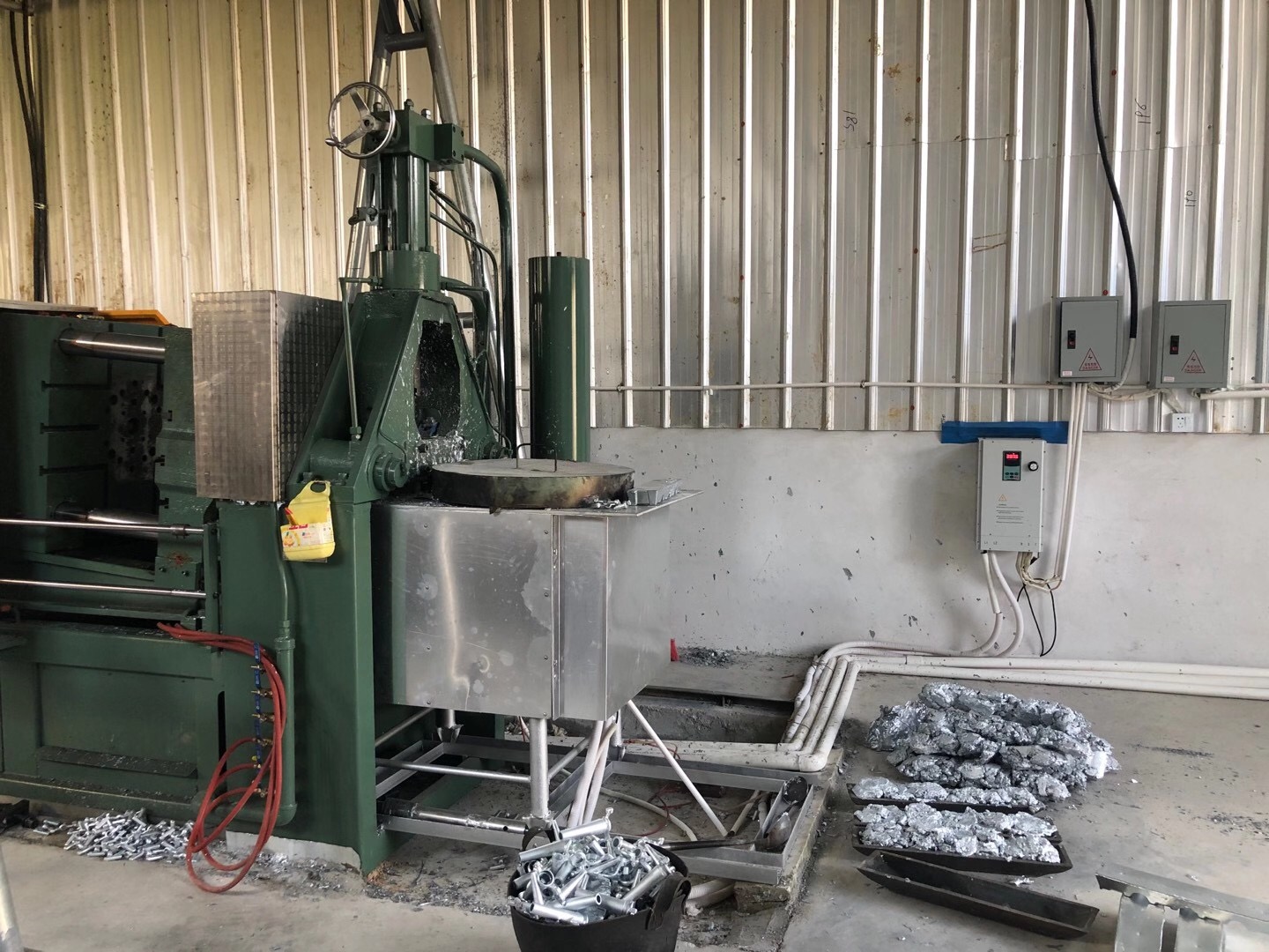 金屬熔煉電磁加熱器