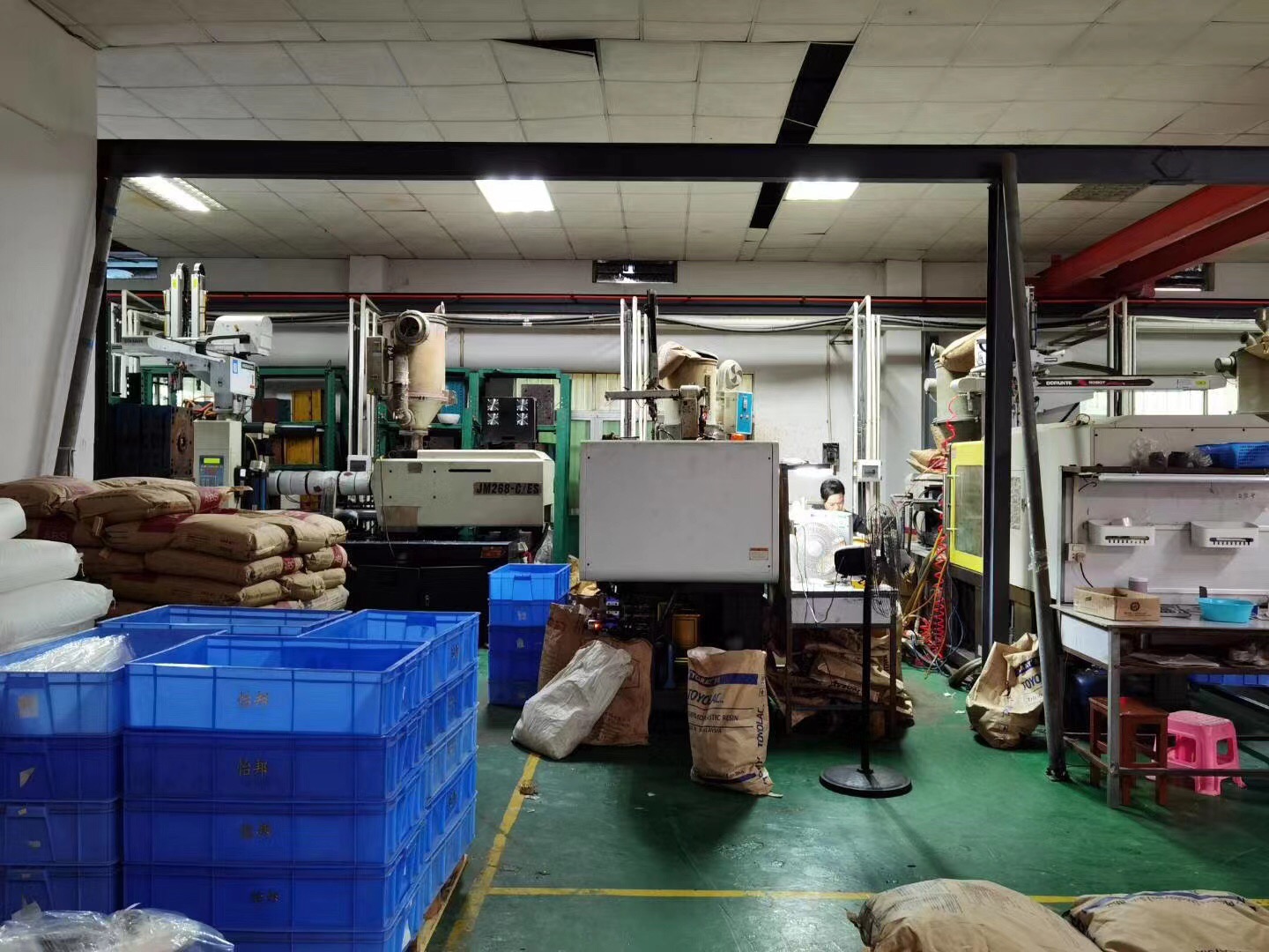 電磁加熱塑料機(jī)械